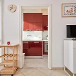 Apartman Guesthost - Toc-toc A 10 Min Dall'ospedale Maria Vittoria