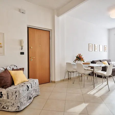 Apartment Guesthost - Toc-toc A 10 Min Dall'ospedale Maria Vittoria