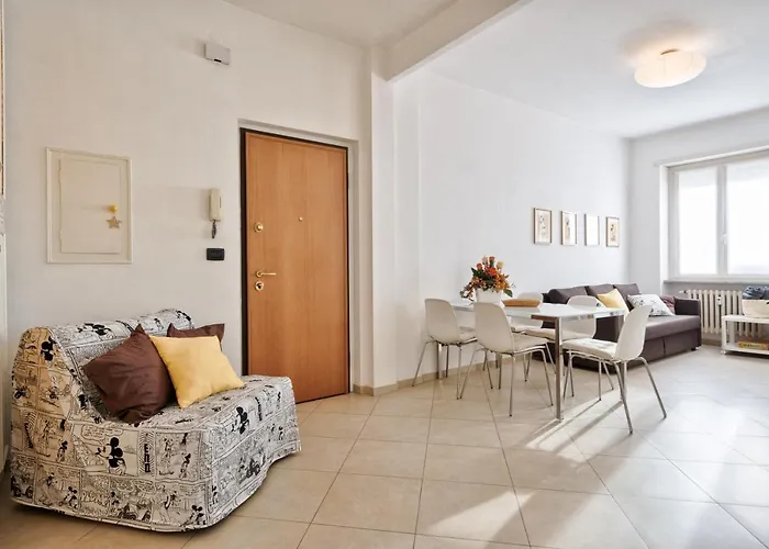 Guesthost - Toc-toc A 10 Min Dall'ospedale Maria Vittoria Apartamento *
