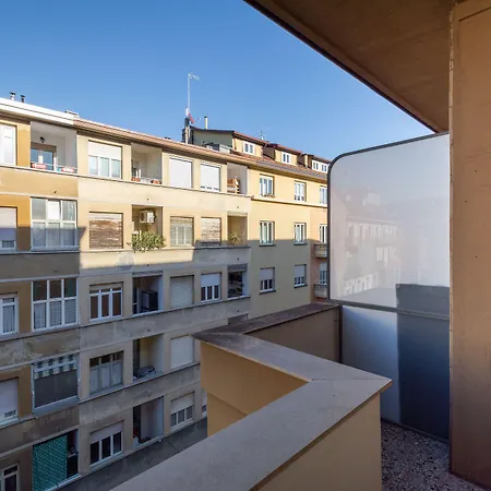 Guesthost - Toc-toc A 10 Min Dall'ospedale Maria Vittoria Apartman