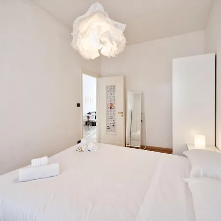 Guesthost - Toc-toc A 10 Min Dall'ospedale Maria Vittoria Apartment *